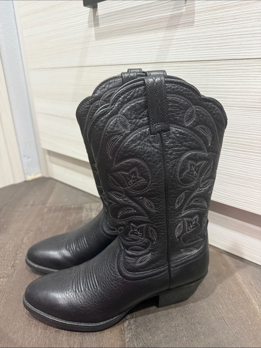 Ariat Women’s Black Heritage Cowgirl Boots